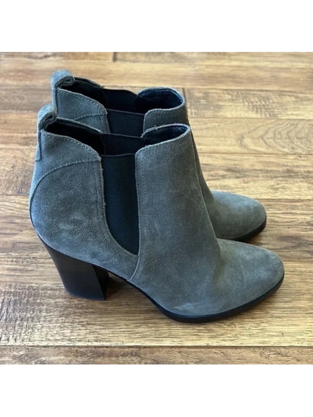 Marc Fisher Saint Chelsea Ankle Boots Block Heeled Booties Taupe Suede Size 7.5